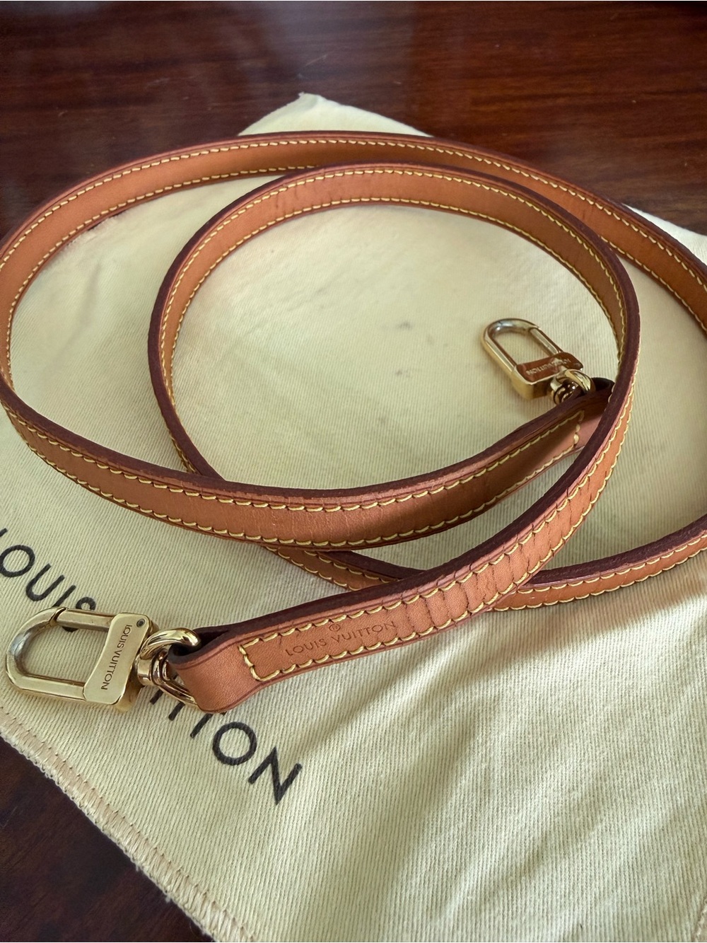 🌹Louis Vuitton Vachetta Leather Crossbody Strap in Tan with Gold Hardware